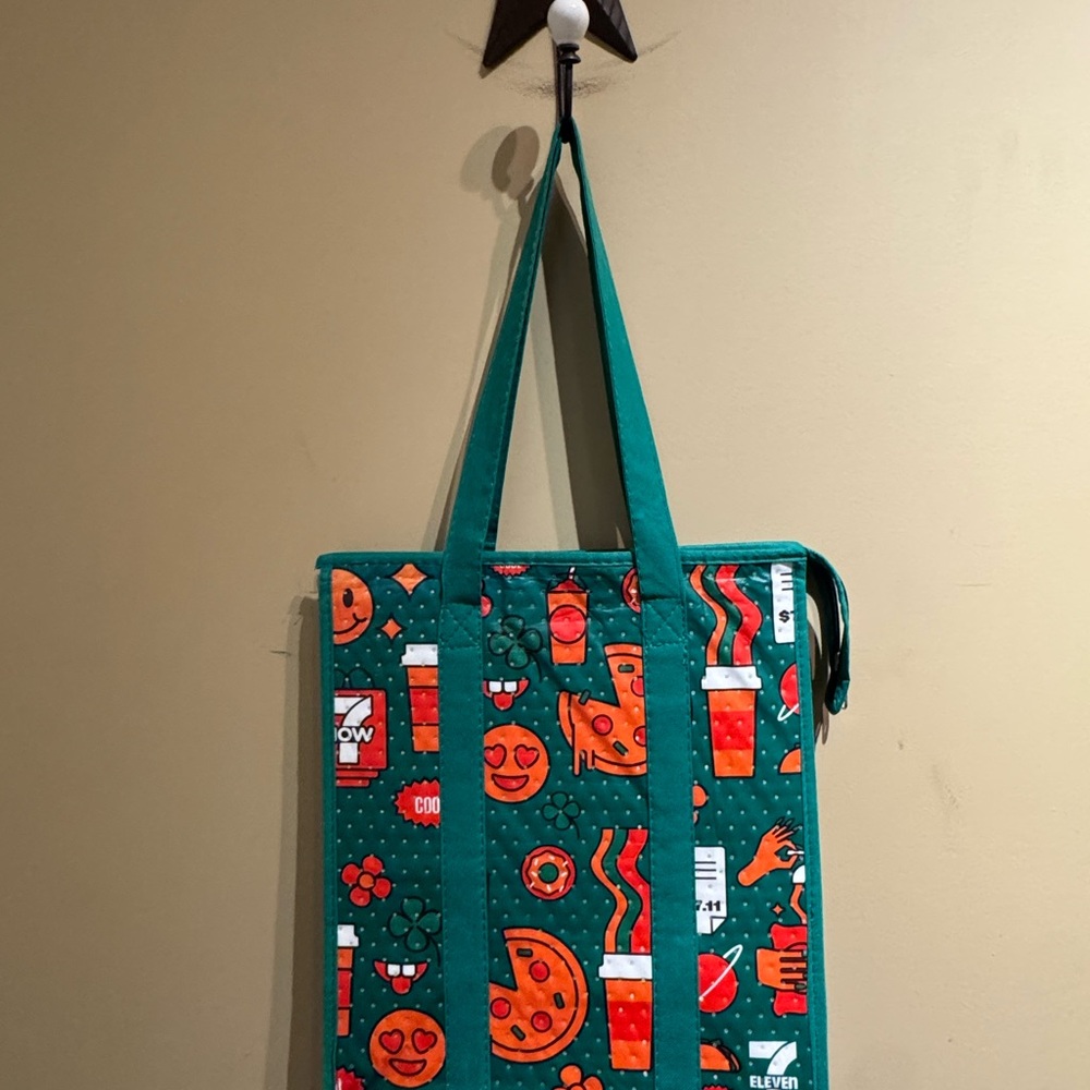 7-Eleven "Icons" Quilted Insulated Cooler Tote Bag NWOT